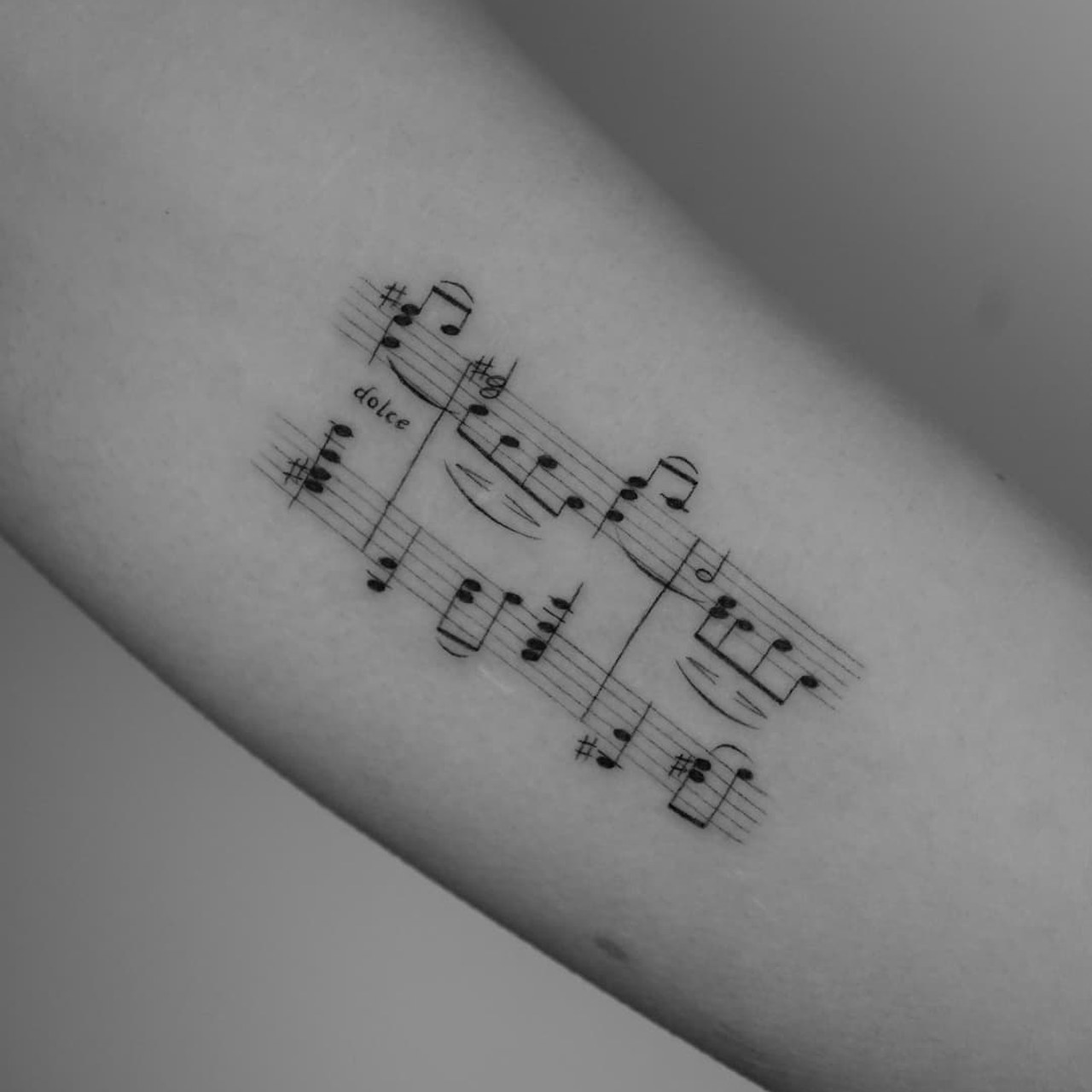 Fine Line tattoo example — London's Glitch
